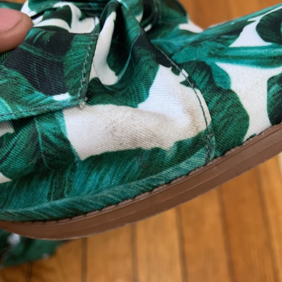 Restricted Switch Over Green Slip Ons - Picture 6 of 7